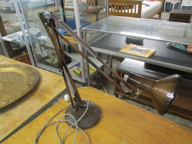 Retro Lamp Image 1++